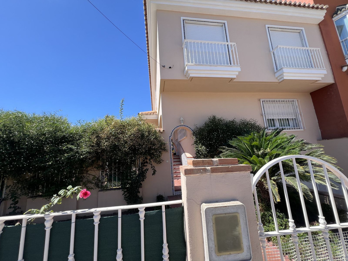Se vende Pareada de 5 dormitorios en Costa Del Sol, Málaga, España