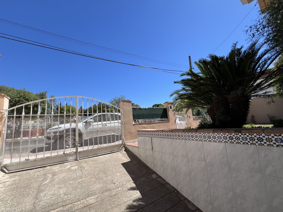Se vende Pareada de 5 dormitorios en Costa Del Sol, Málaga, España