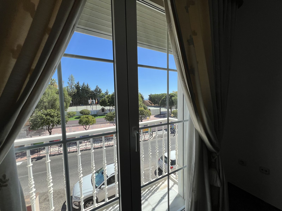 Se vende Pareada de 5 dormitorios en Costa Del Sol, Málaga, España