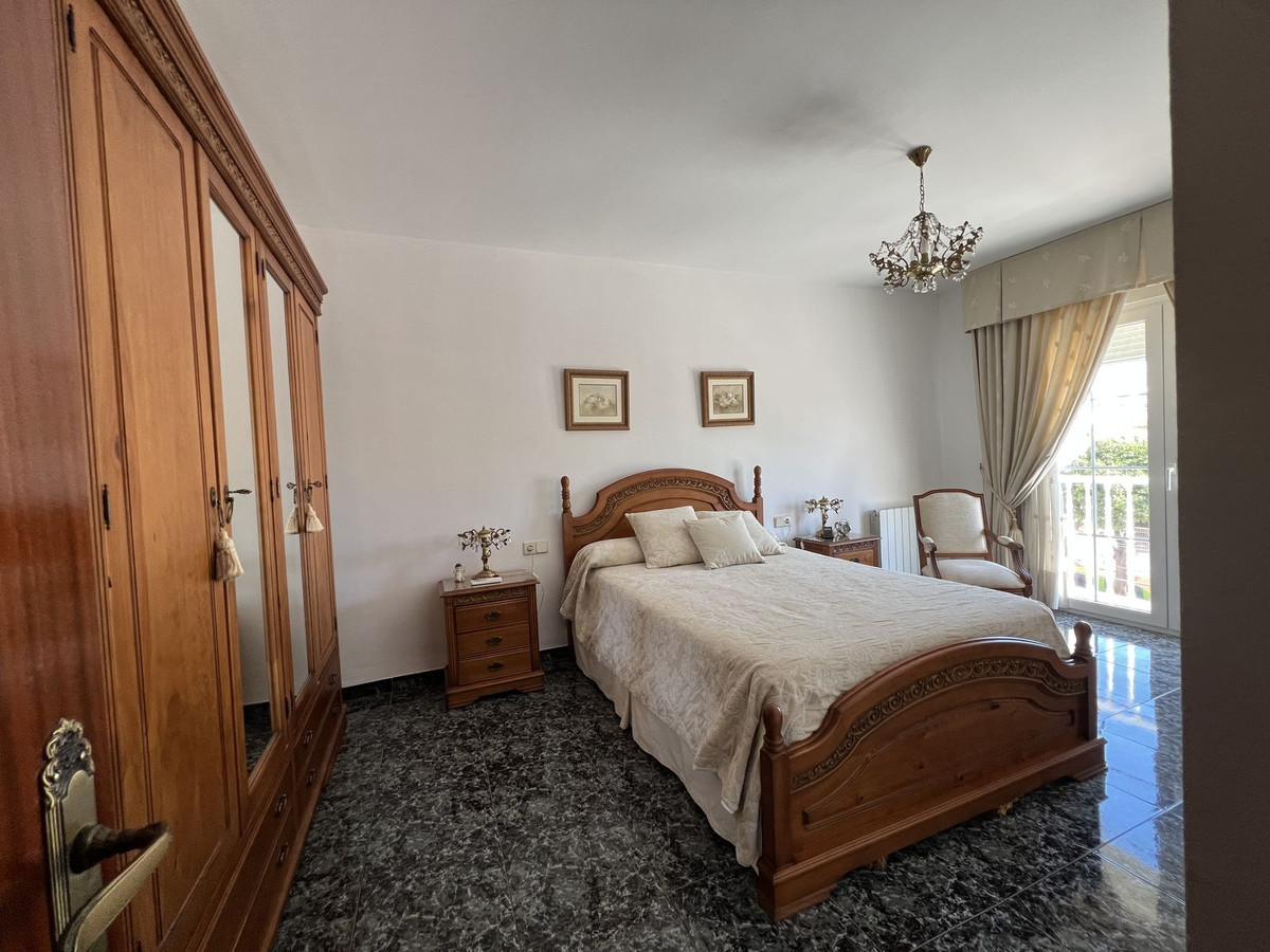 Se vende Pareada de 5 dormitorios en Costa Del Sol, Málaga, España