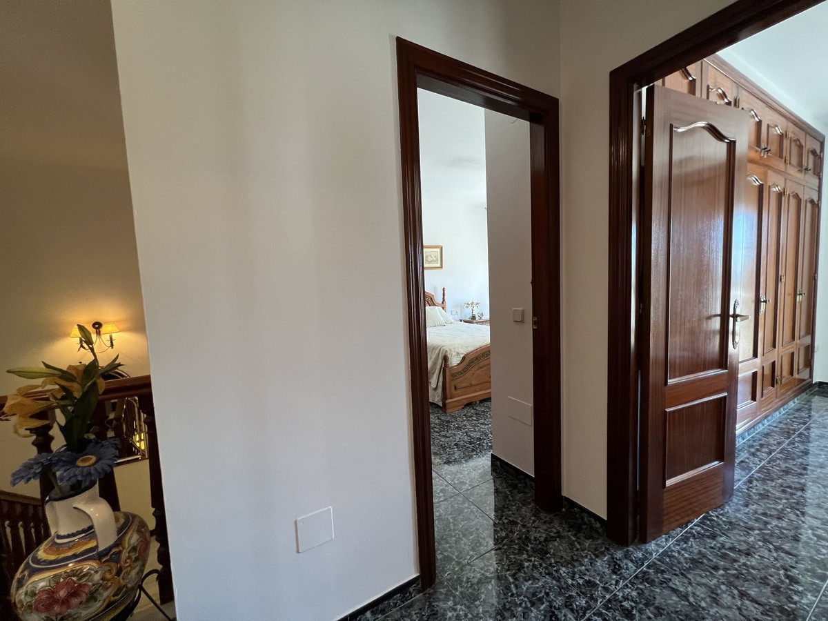 Se vende Pareada de 5 dormitorios en Costa Del Sol, Málaga, España