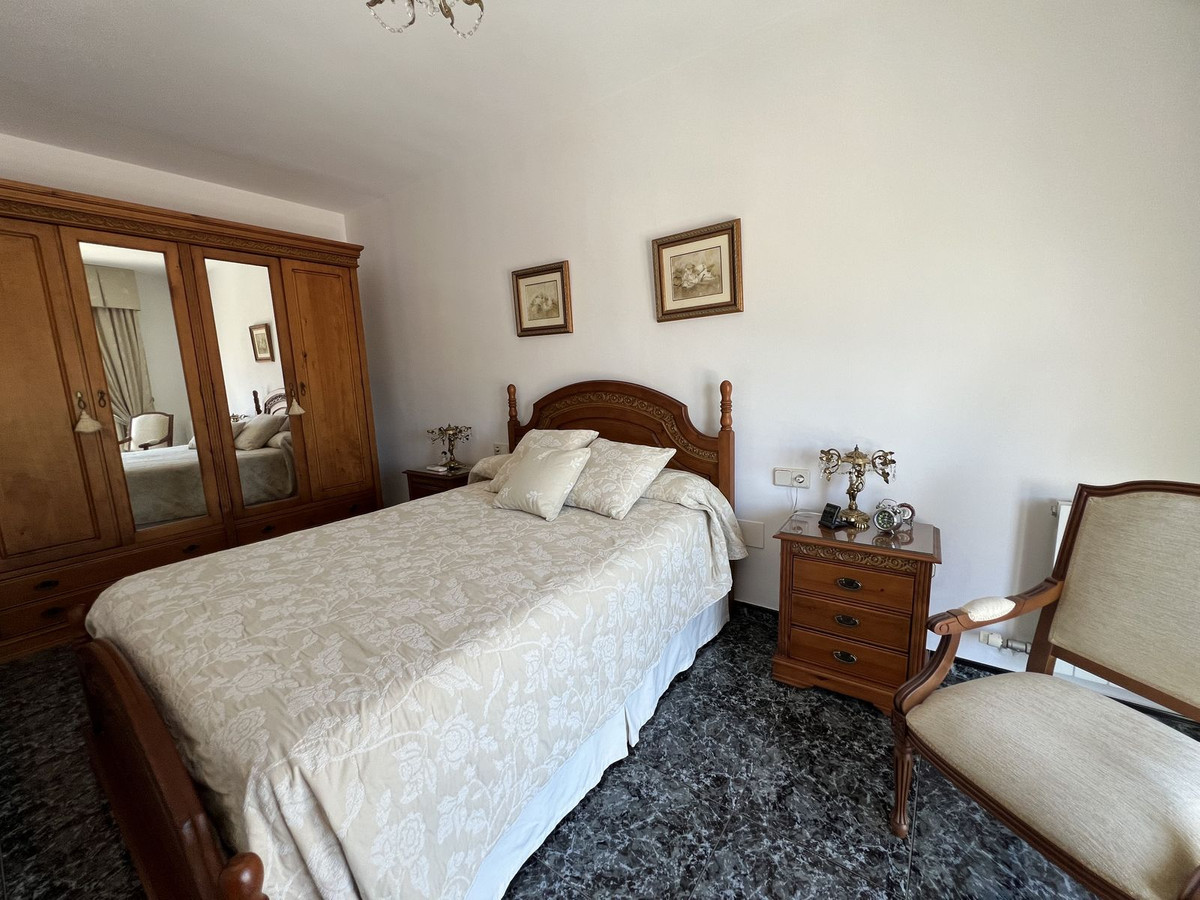 Se vende Pareada de 5 dormitorios en Costa Del Sol, Málaga, España