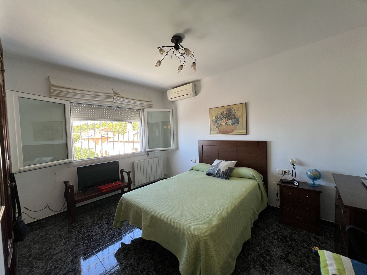 Se vende Pareada de 5 dormitorios en Costa Del Sol, Málaga, España