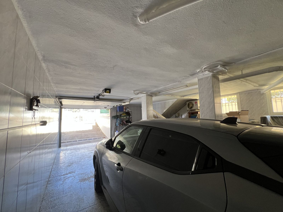 Se vende Pareada de 5 dormitorios en Costa Del Sol, Málaga, España