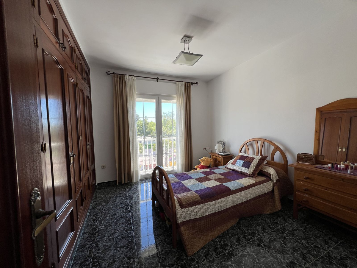 Se vende Pareada de 5 dormitorios en Costa Del Sol, Málaga, España