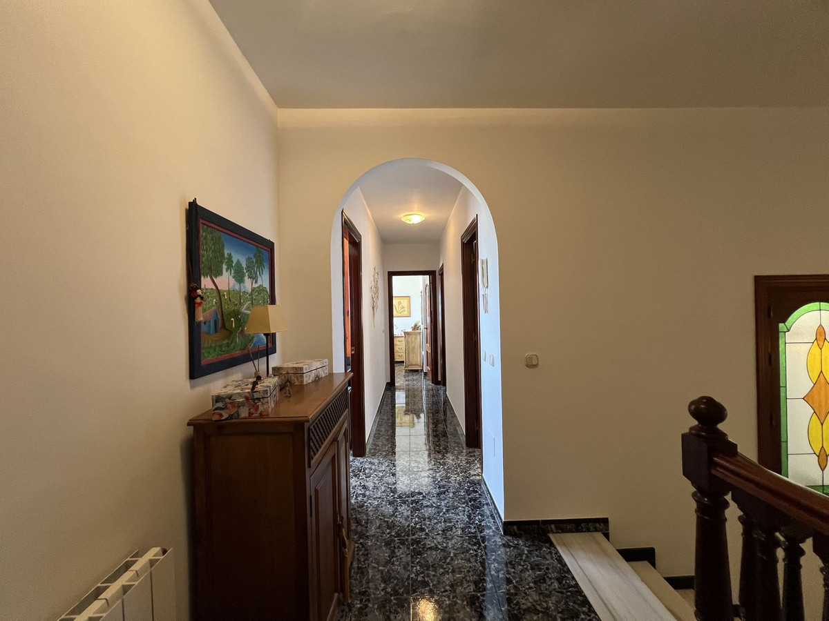 Se vende Pareada de 5 dormitorios en Costa Del Sol, Málaga, España