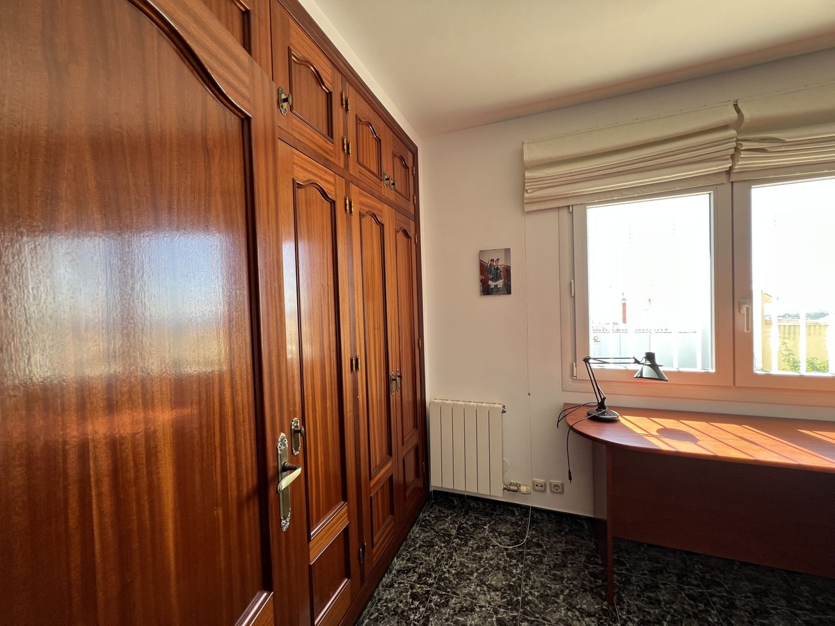 Se vende Pareada de 5 dormitorios en Costa Del Sol, Málaga, España