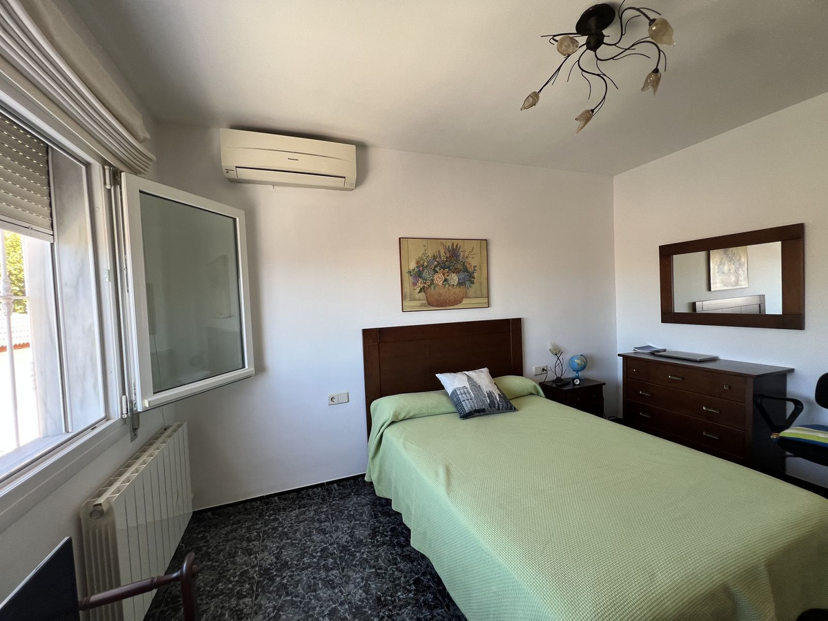 Se vende Pareada de 5 dormitorios en Costa Del Sol, Málaga, España