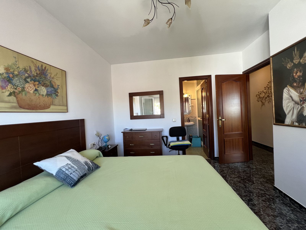 Se vende Pareada de 5 dormitorios en Costa Del Sol, Málaga, España