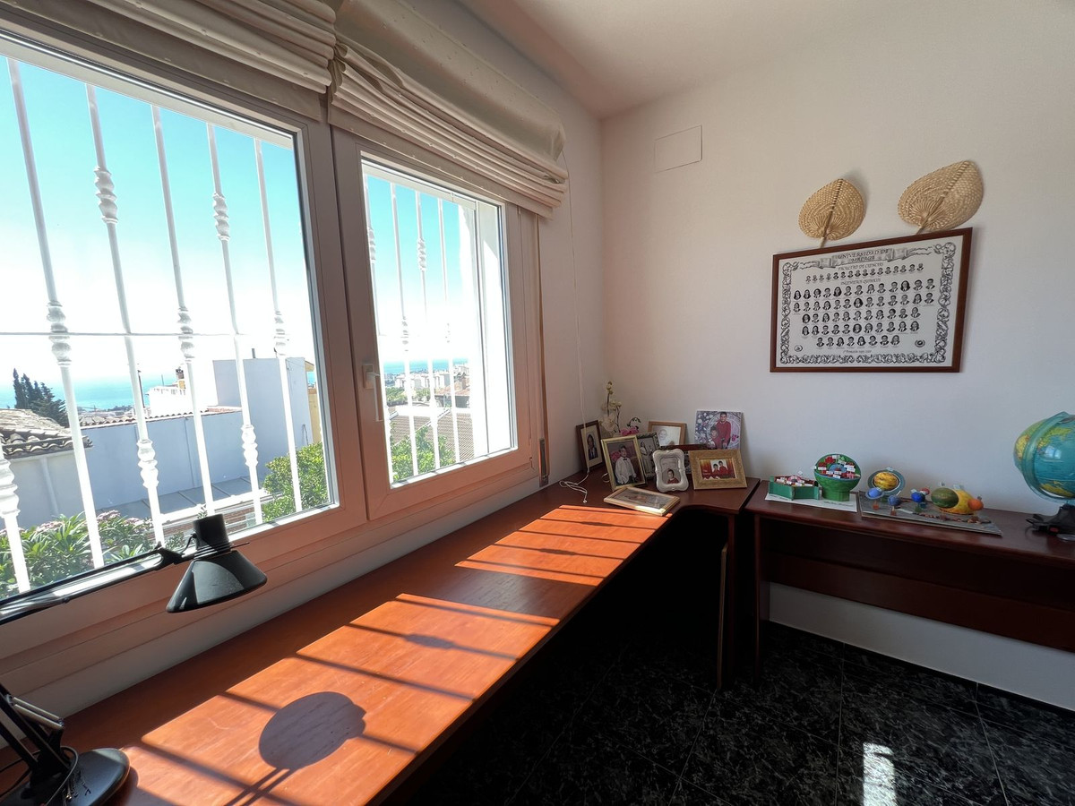 Se vende Pareada de 5 dormitorios en Costa Del Sol, Málaga, España