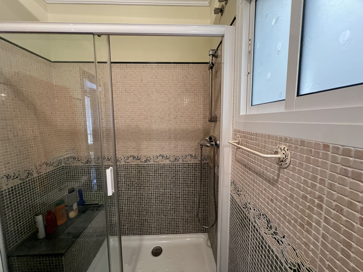 Se vende Pareada de 5 dormitorios en Costa Del Sol, Málaga, España