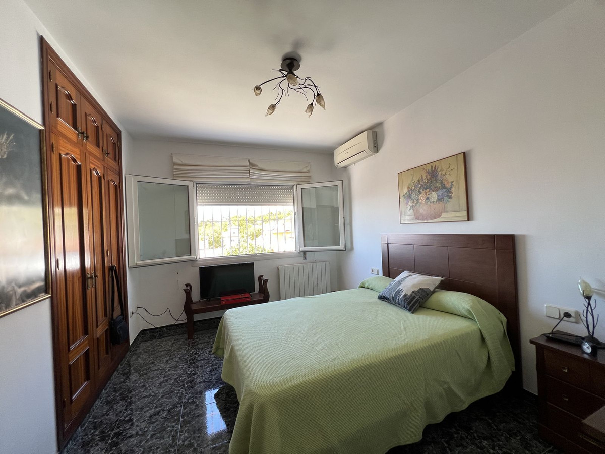 Se vende Pareada de 5 dormitorios en Costa Del Sol, Málaga, España