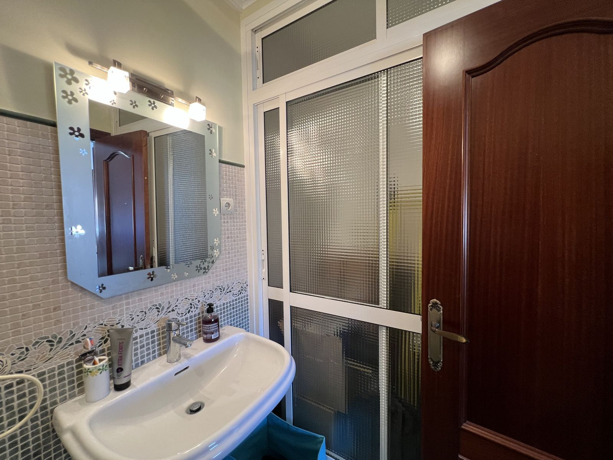 Se vende Pareada de 5 dormitorios en Costa Del Sol, Málaga, España