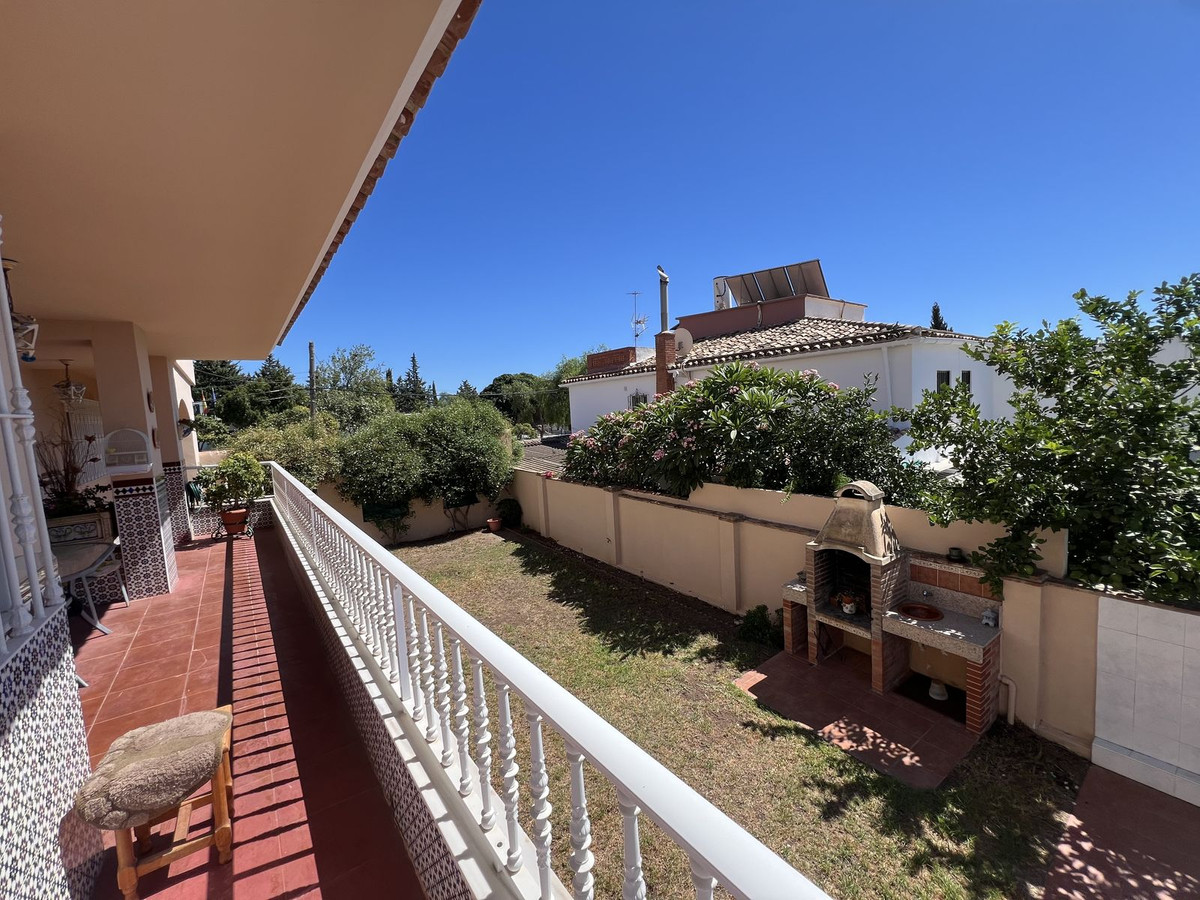 Se vende Pareada de 5 dormitorios en Costa Del Sol, Málaga, España
