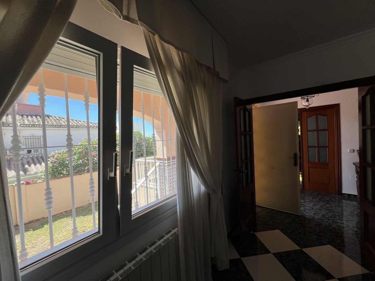 Se vende Pareada de 5 dormitorios en Costa Del Sol, Málaga, España