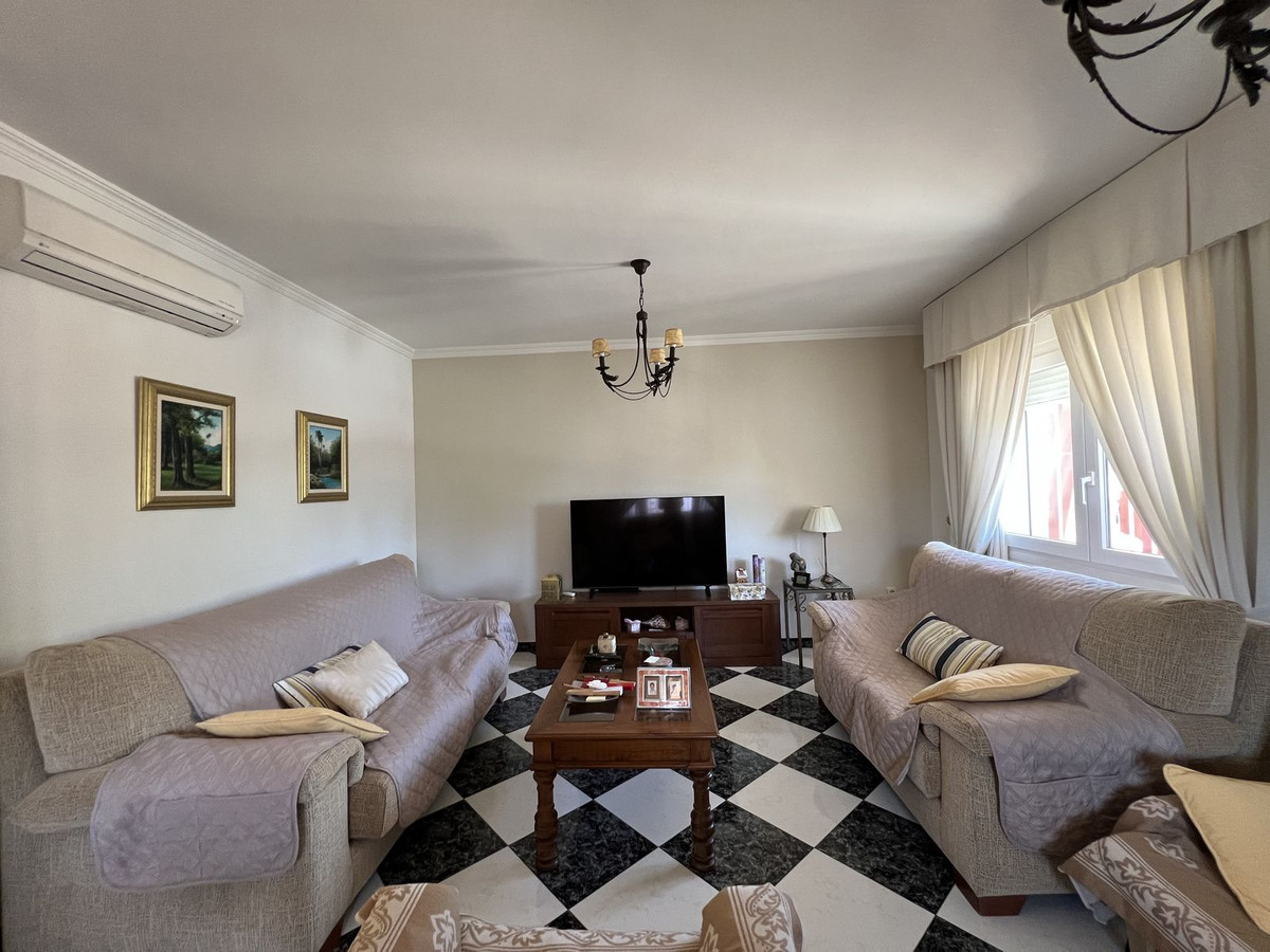 Se vende Pareada de 5 dormitorios en Costa Del Sol, Málaga, España
