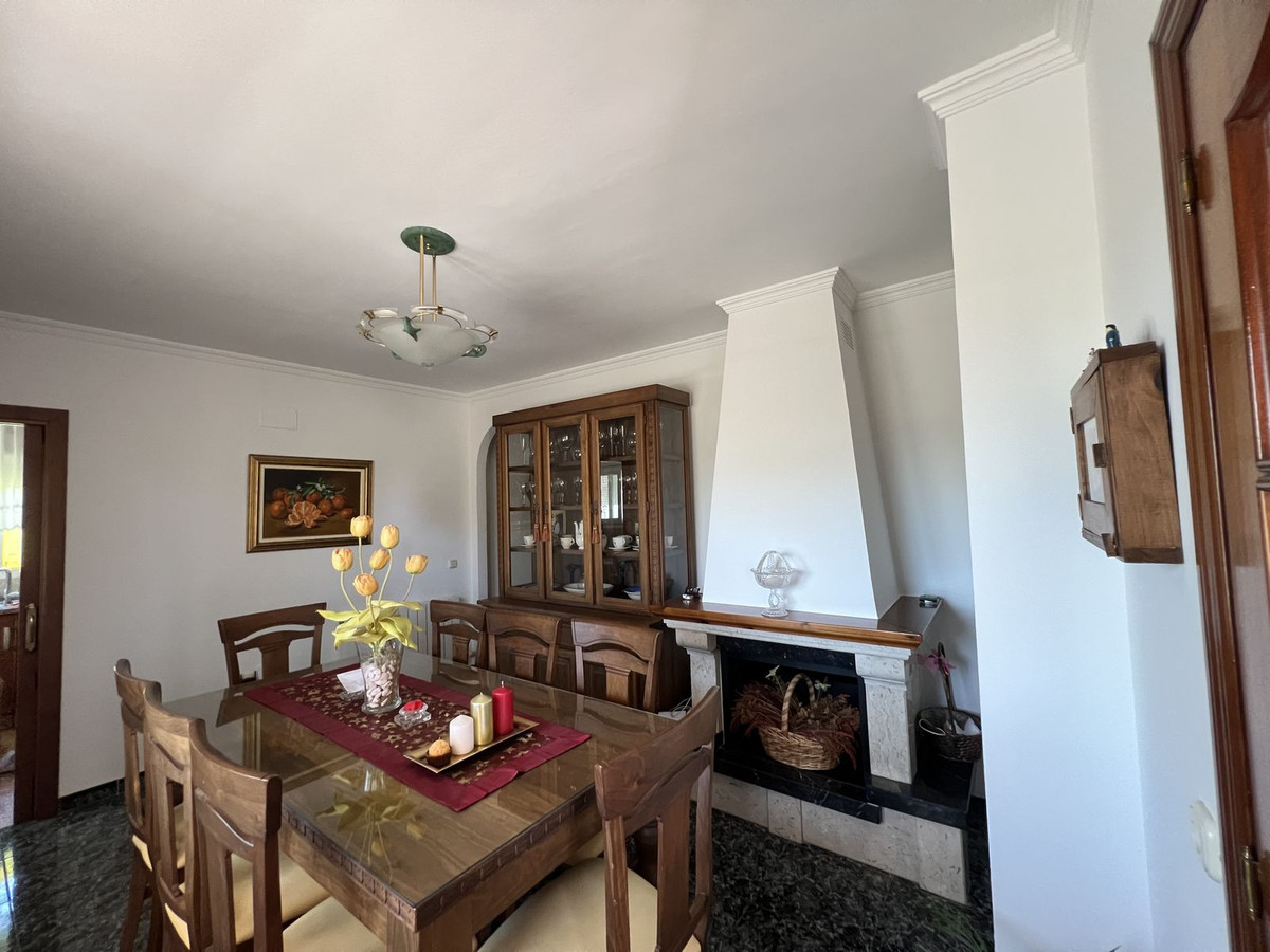 Se vende Pareada de 5 dormitorios en Costa Del Sol, Málaga, España
