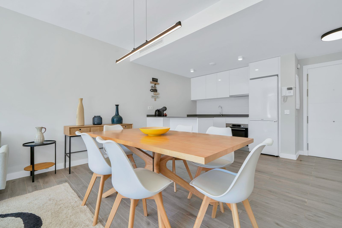 Se vende Apartamento Planta Media de 2 dormitorios en Costa Del Sol, Málaga, España
