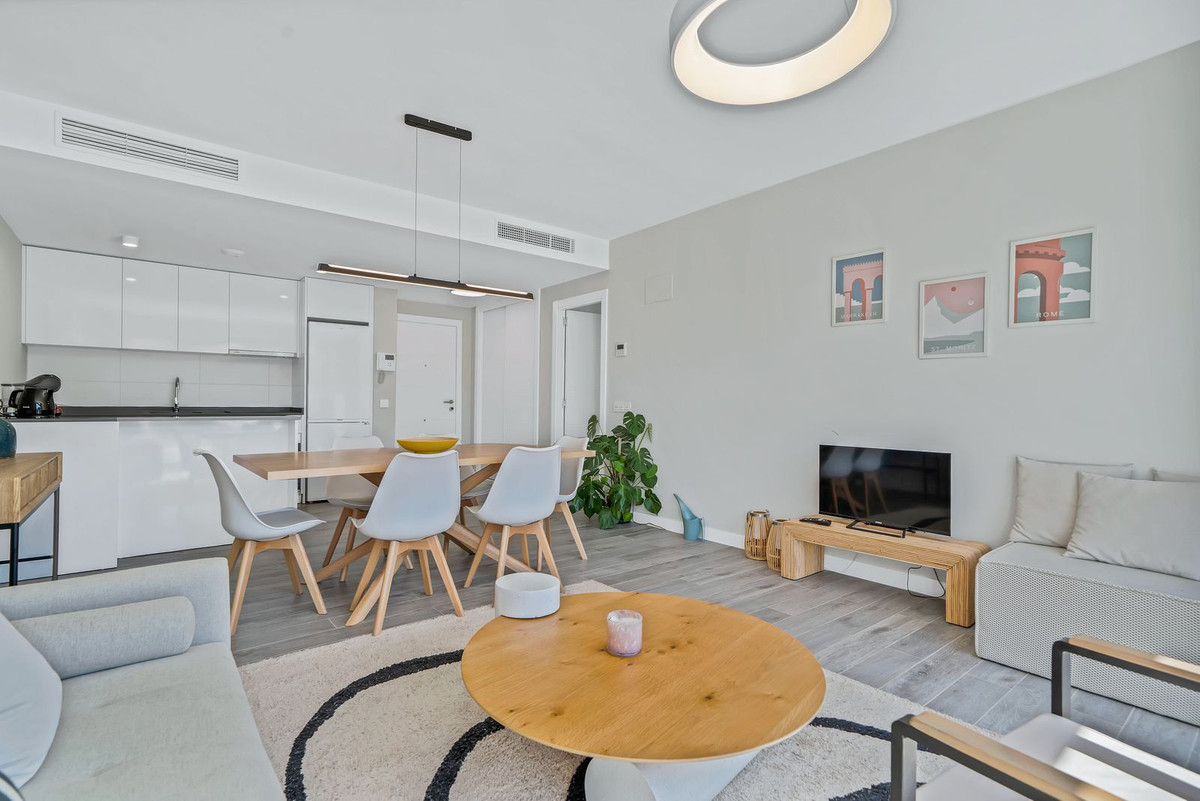 Se vende Apartamento Planta Media de 2 dormitorios en Costa Del Sol, Málaga, España