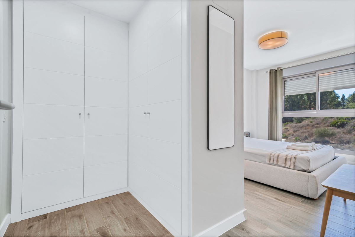 Se vende Apartamento Planta Media de 2 dormitorios en Costa Del Sol, Málaga, España