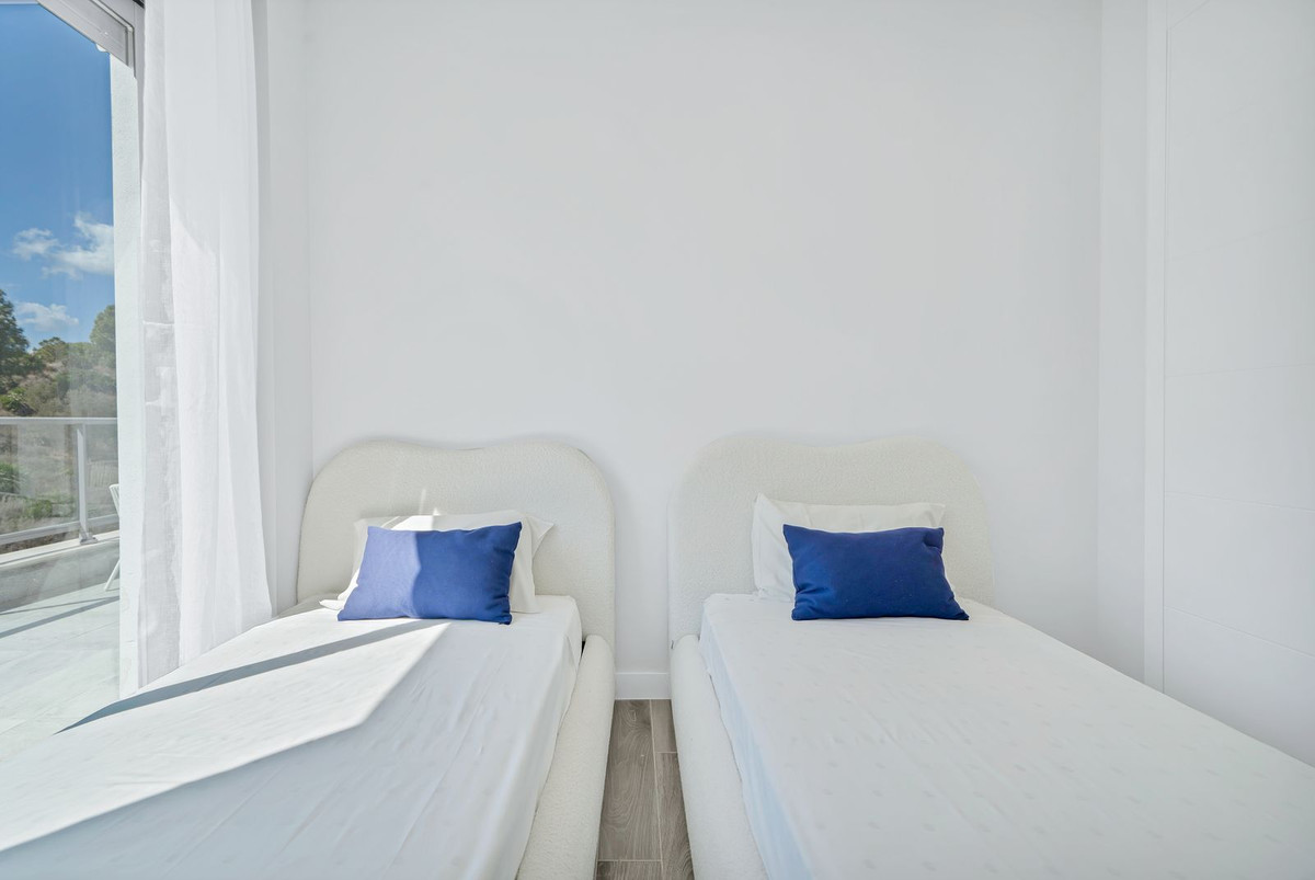 Se vende Apartamento Planta Media de 2 dormitorios en Costa Del Sol, Málaga, España