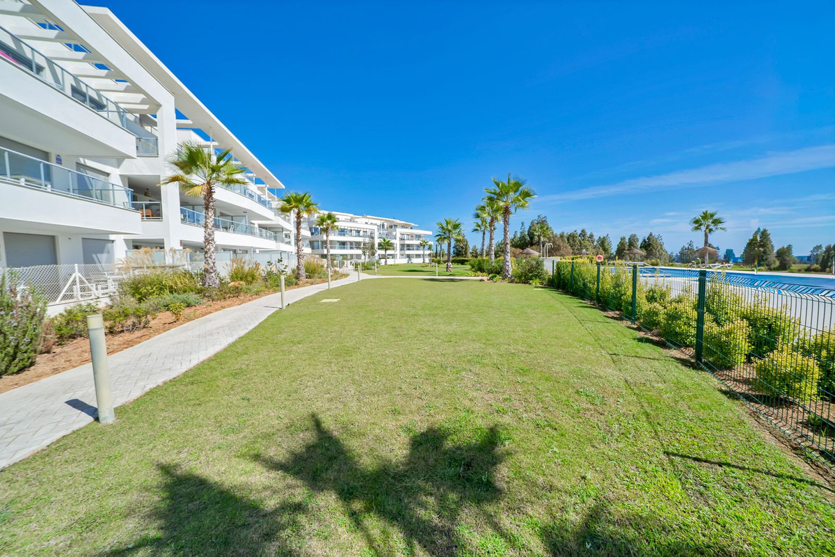 Se vende Apartamento Planta Media de 2 dormitorios en Costa Del Sol, Málaga, España