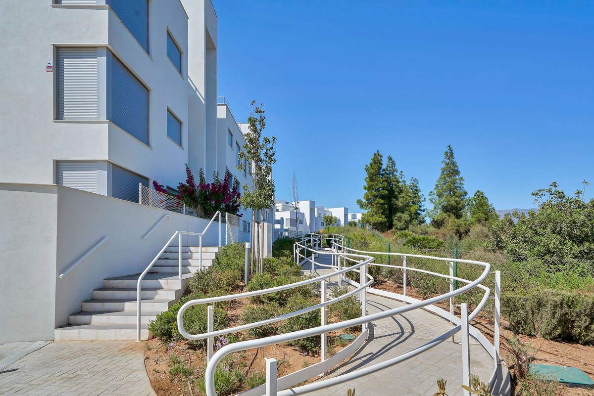 Se vende Apartamento Planta Media de 2 dormitorios en Costa Del Sol, Málaga, España