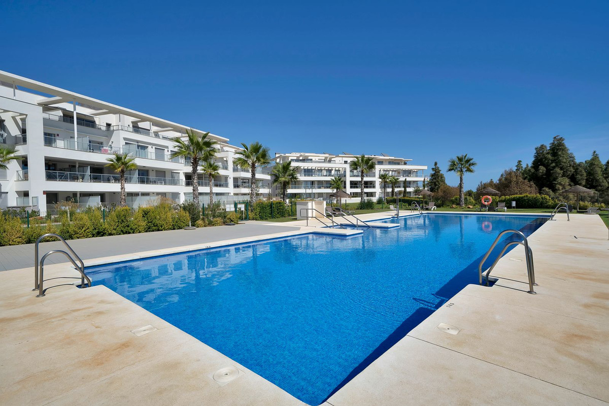 Se vende Apartamento Planta Media de 2 dormitorios en Costa Del Sol, Málaga, España