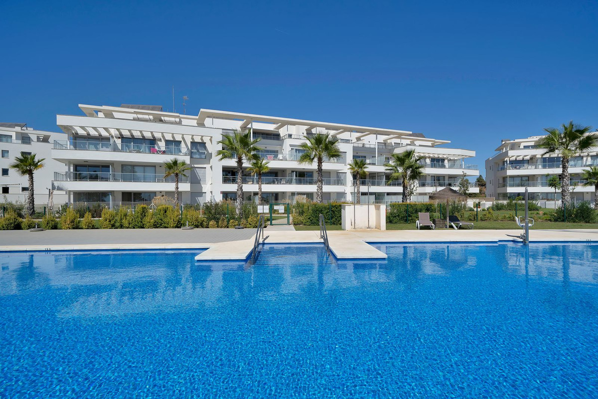 Se vende Apartamento Planta Media de 2 dormitorios en Costa Del Sol, Málaga, España