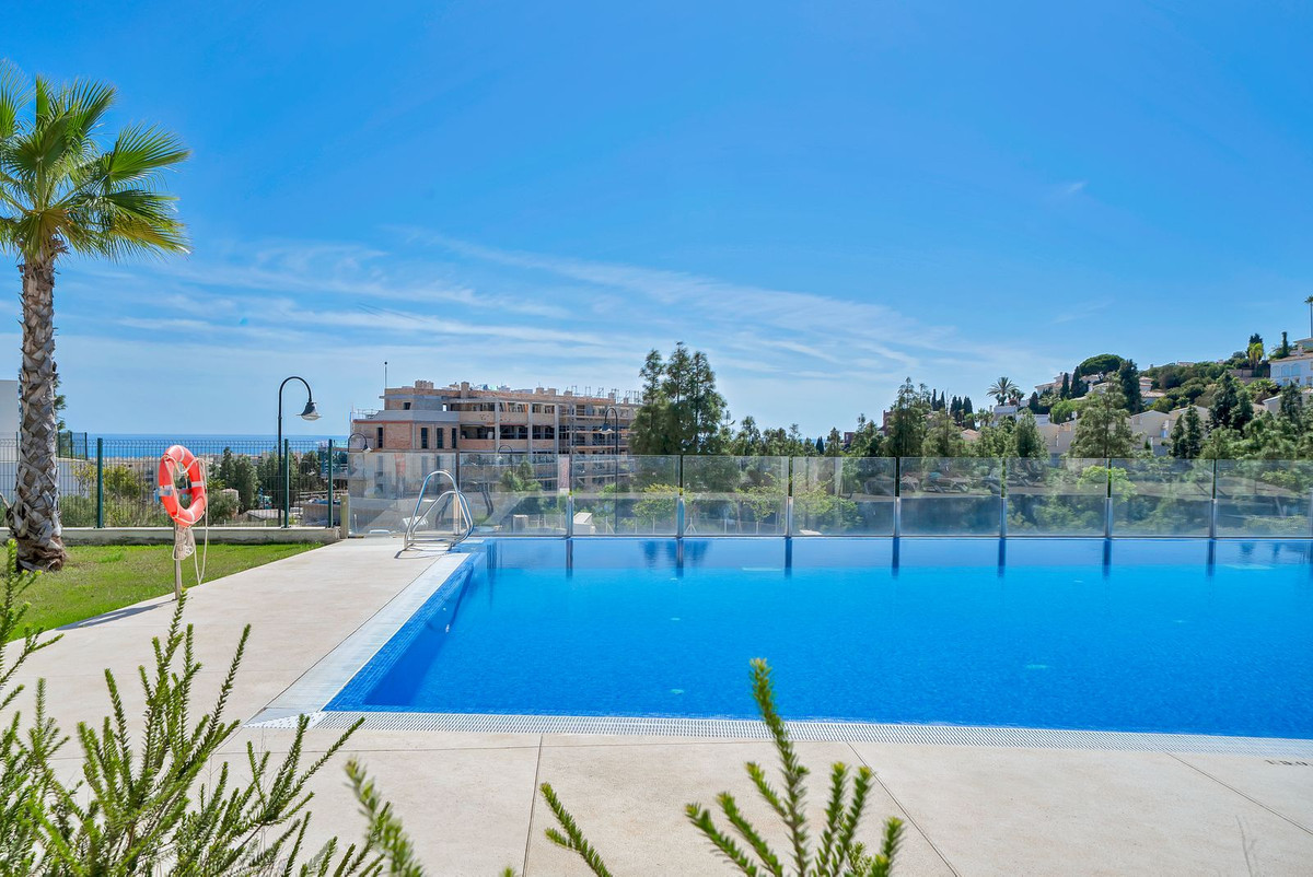 Se vende Apartamento Planta Media de 2 dormitorios en Costa Del Sol, Málaga, España