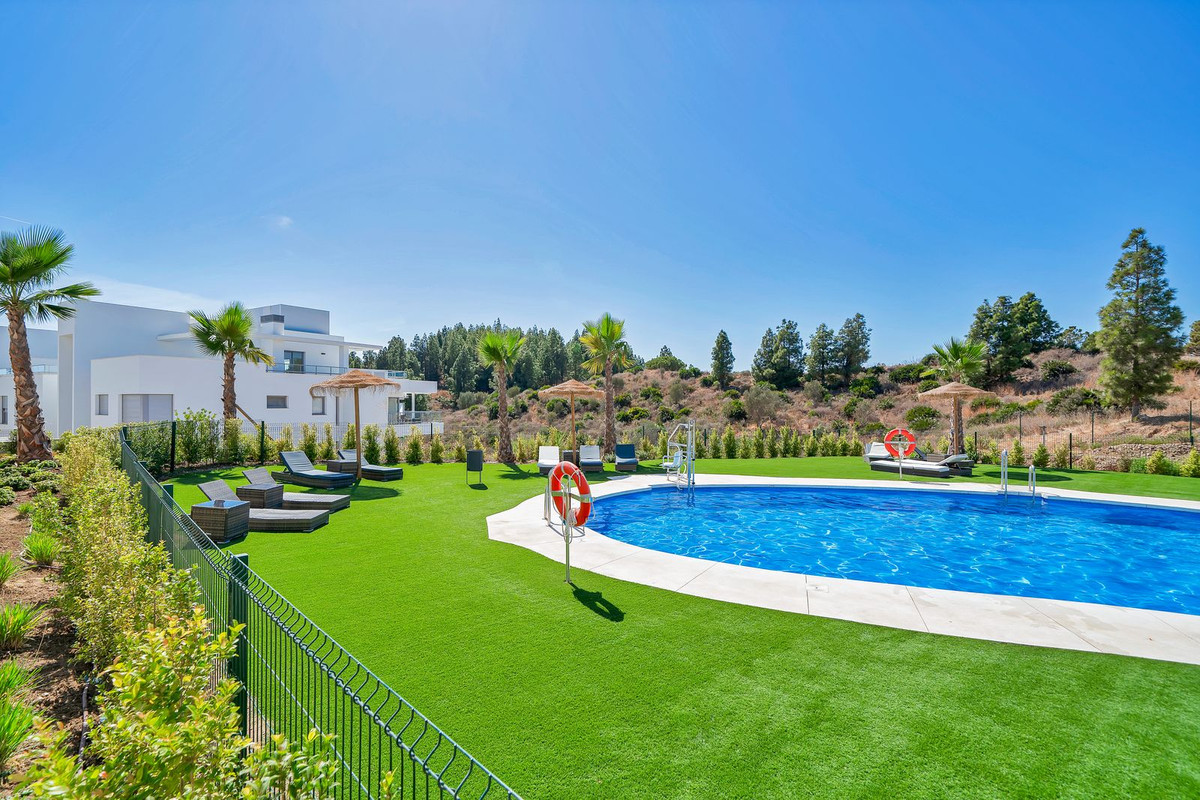 Se vende Apartamento Planta Media de 2 dormitorios en Costa Del Sol, Málaga, España
