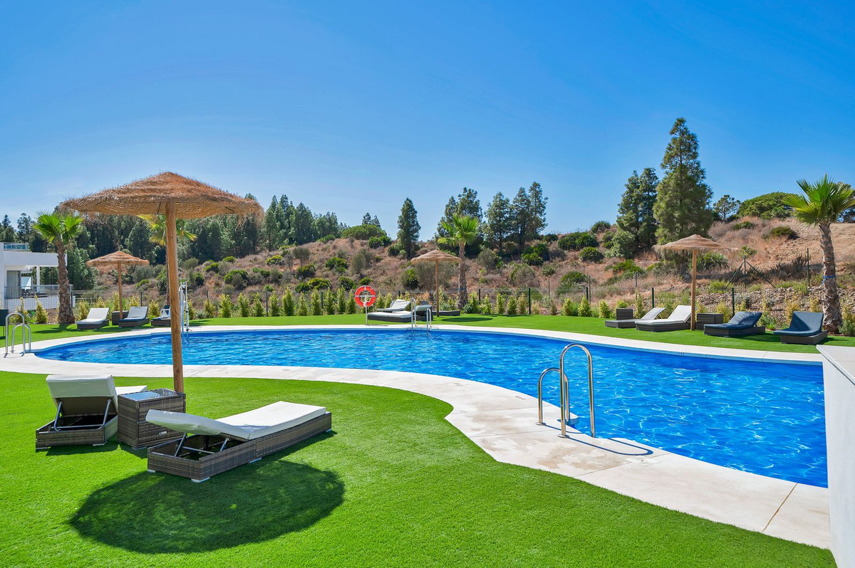 Se vende Apartamento Planta Media de 2 dormitorios en Costa Del Sol, Málaga, España