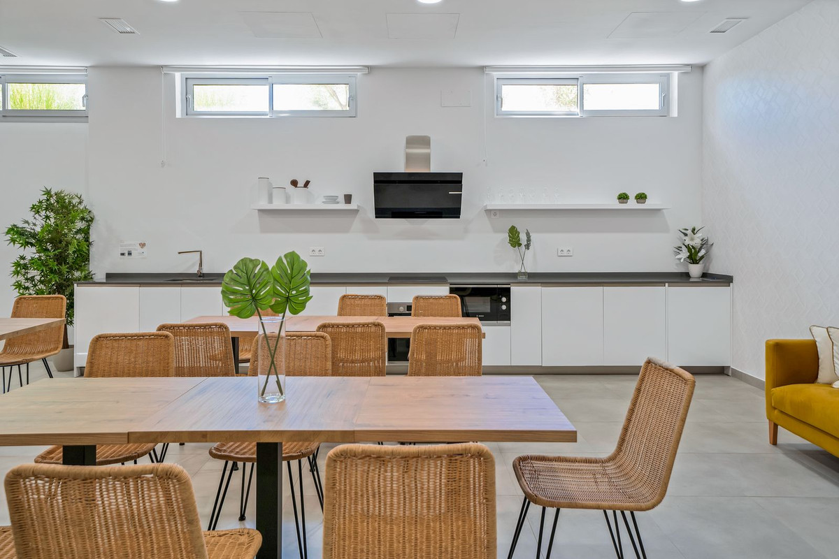 Se vende Apartamento Planta Media de 2 dormitorios en Costa Del Sol, Málaga, España