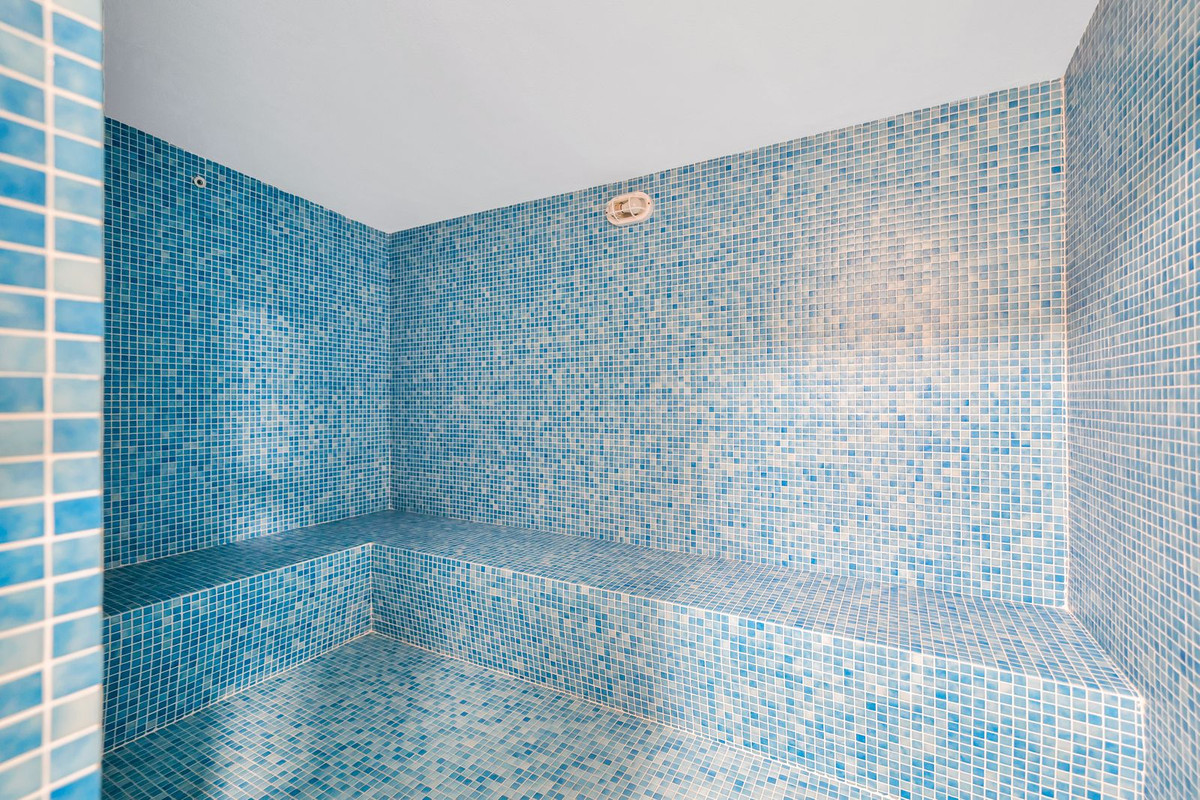 Se vende Apartamento Planta Media de 2 dormitorios en Costa Del Sol, Málaga, España