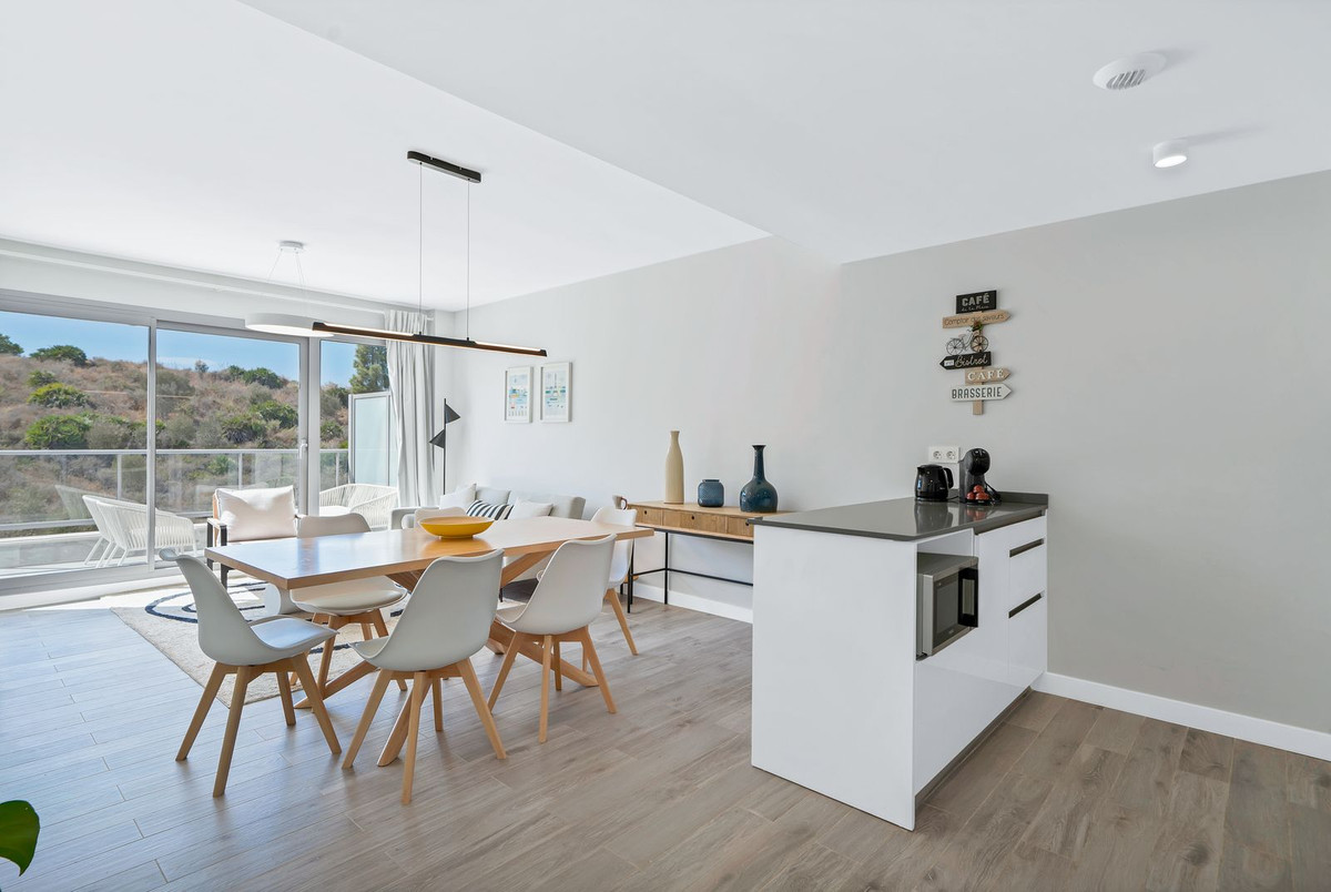 Se vende Apartamento Planta Media de 2 dormitorios en Costa Del Sol, Málaga, España