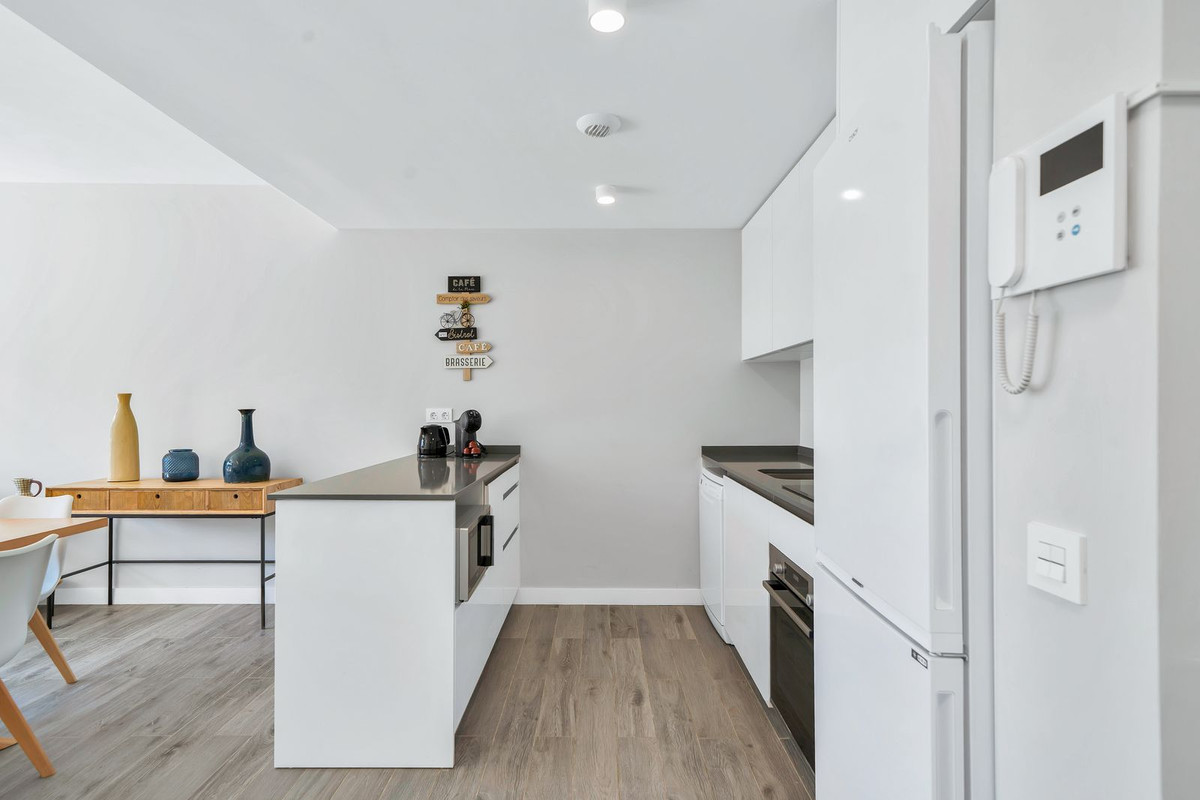 Se vende Apartamento Planta Media de 2 dormitorios en Costa Del Sol, Málaga, España
