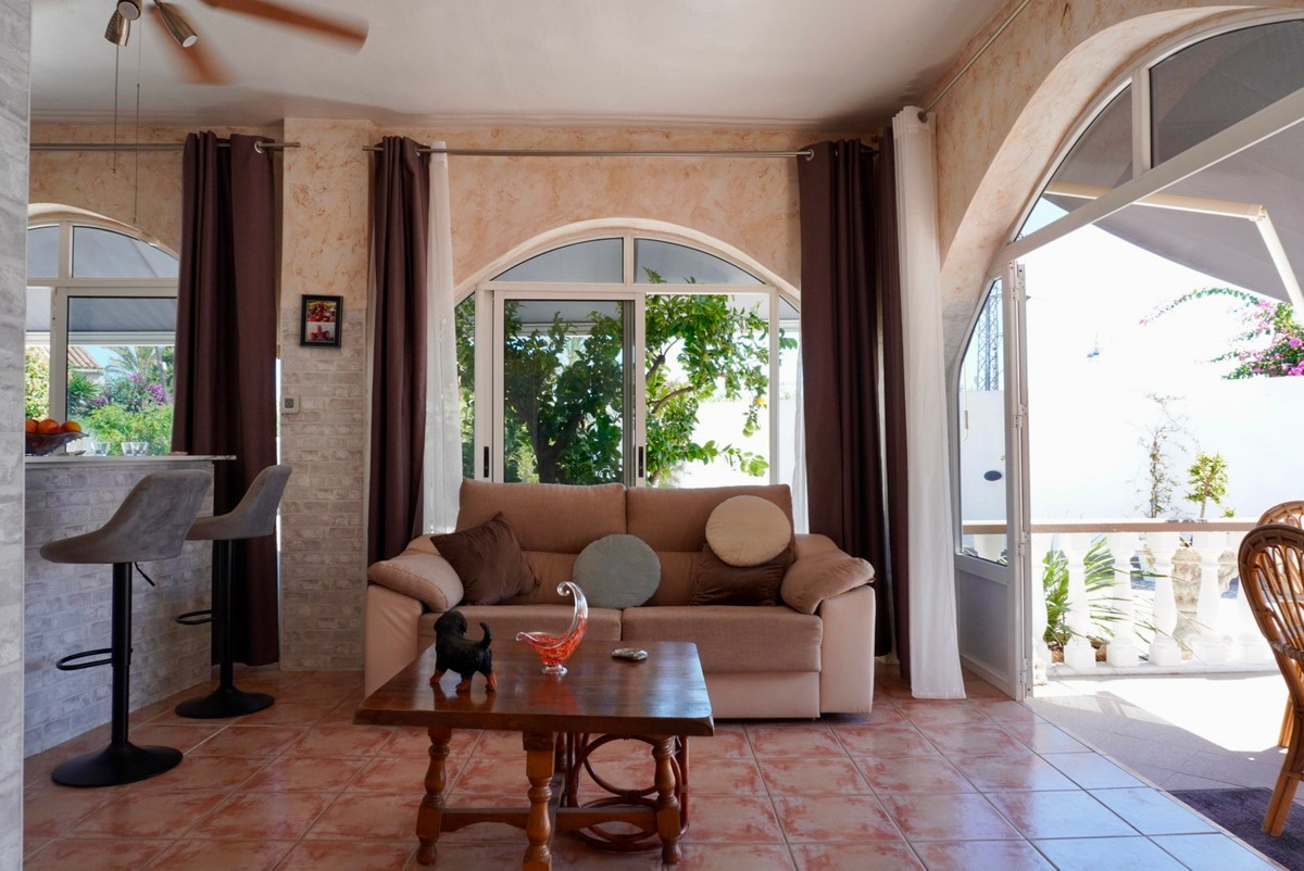Se vende Villa - Chalet de 5 dormitorios en Costa Blanca, Alicante, España