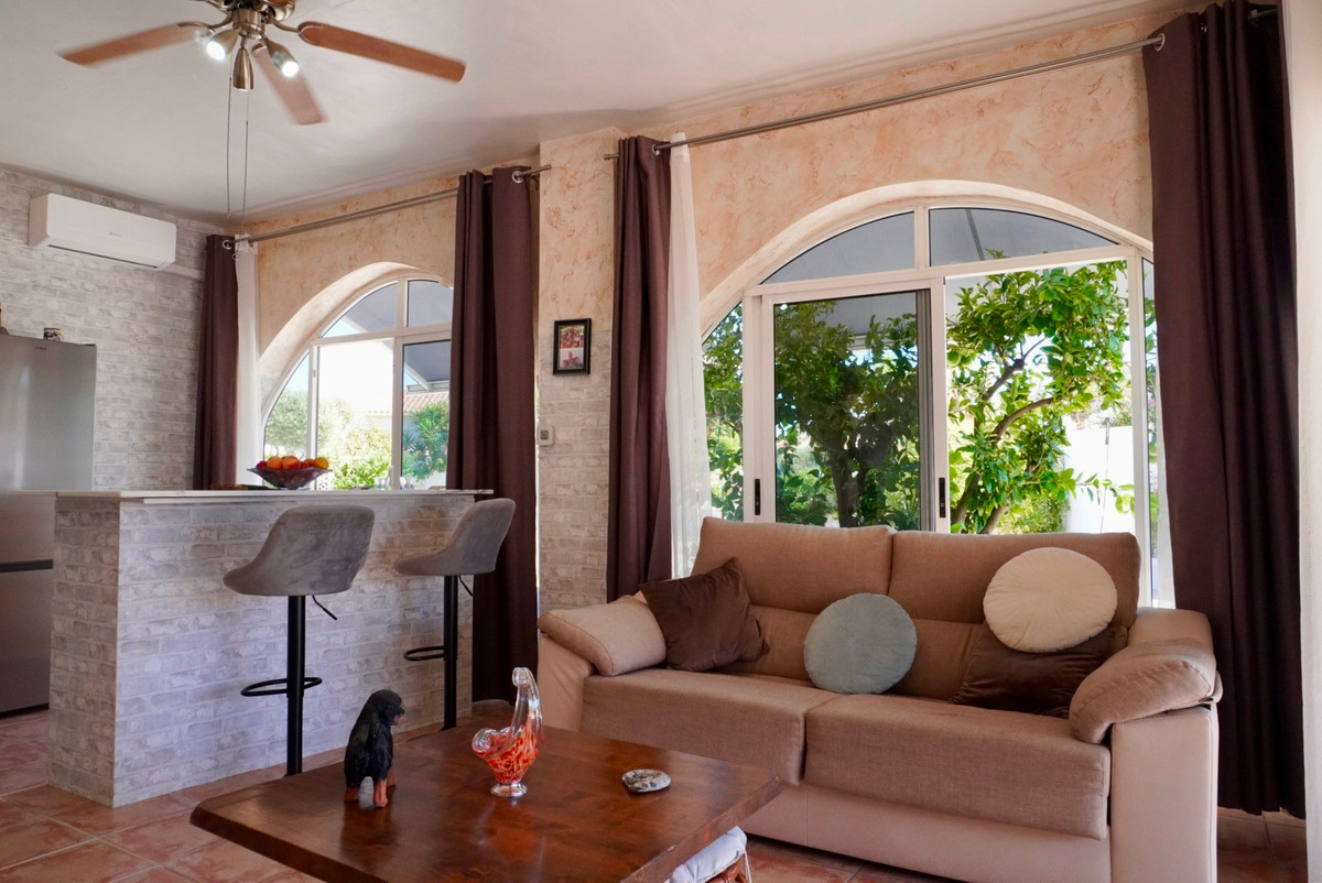 Se vende Villa - Chalet de 5 dormitorios en Costa Blanca, Alicante, España