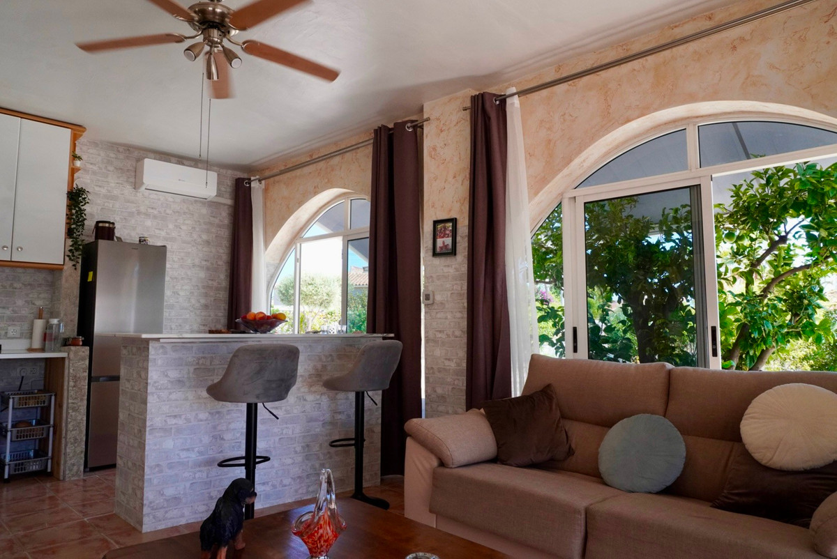 Se vende Villa - Chalet de 5 dormitorios en Costa Blanca, Alicante, España