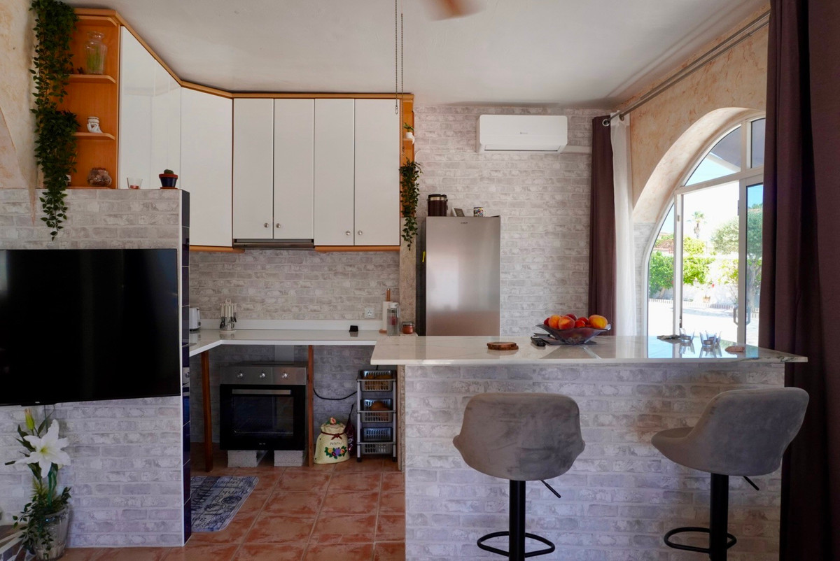 Se vende Villa - Chalet de 5 dormitorios en Costa Blanca, Alicante, España