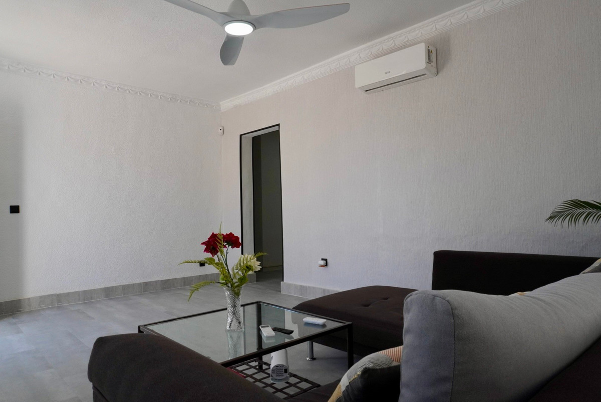 Se vende Villa - Chalet de 5 dormitorios en Costa Blanca, Alicante, España