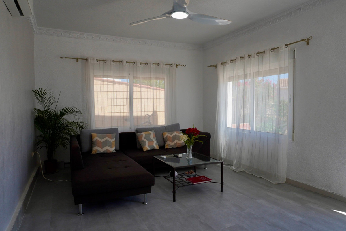 Se vende Villa - Chalet de 5 dormitorios en Costa Blanca, Alicante, España