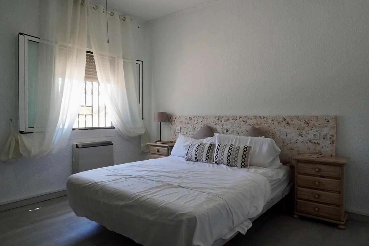 Se vende Villa - Chalet de 5 dormitorios en Costa Blanca, Alicante, España