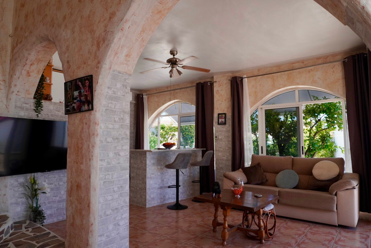 Se vende Villa - Chalet de 5 dormitorios en Costa Blanca, Alicante, España