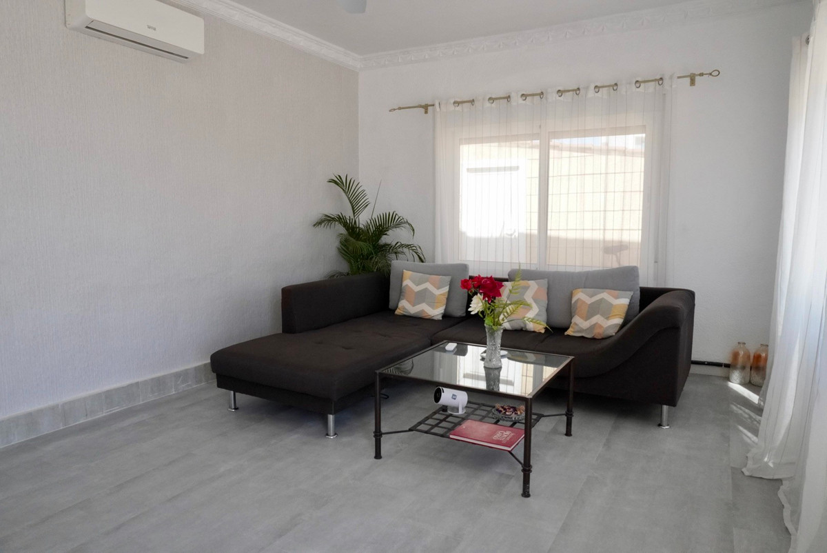 Se vende Villa - Chalet de 5 dormitorios en Costa Blanca, Alicante, España