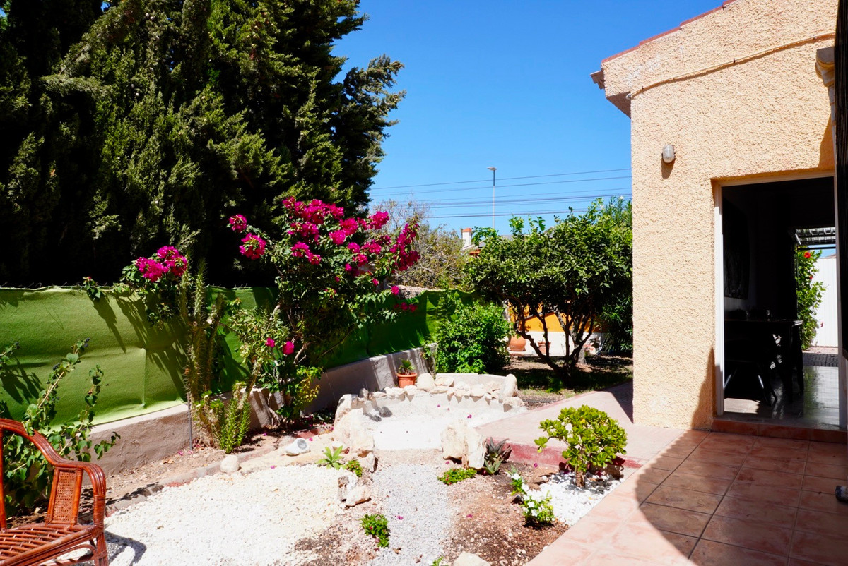 Se vende Villa - Chalet de 5 dormitorios en Costa Blanca, Alicante, España