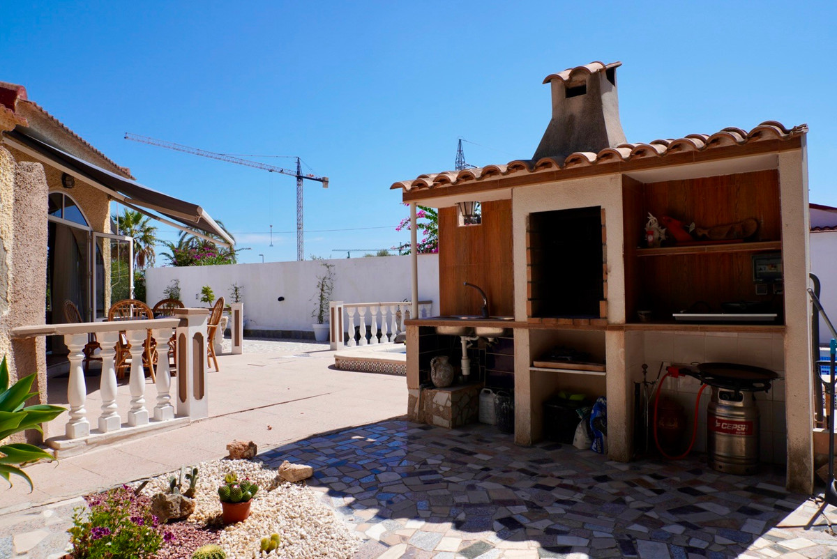 Se vende Villa - Chalet de 5 dormitorios en Costa Blanca, Alicante, España
