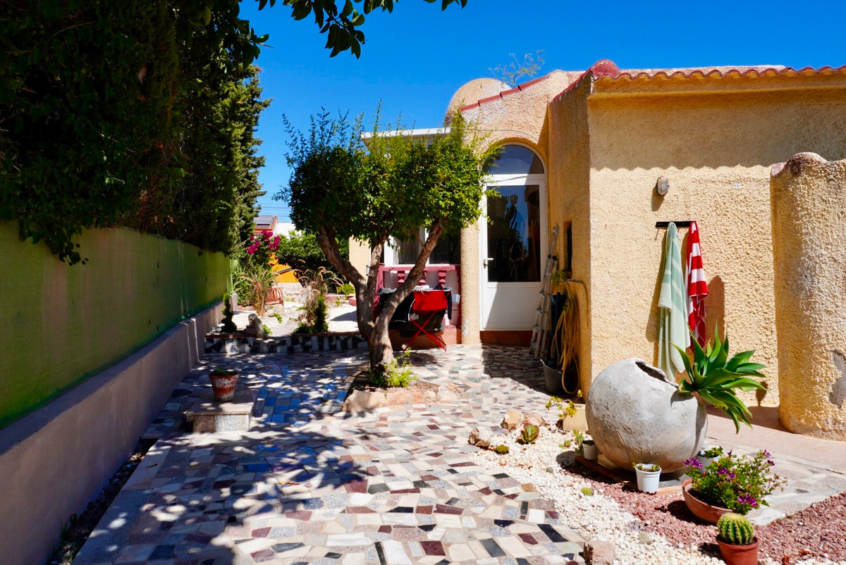 Se vende Villa - Chalet de 5 dormitorios en Costa Blanca, Alicante, España