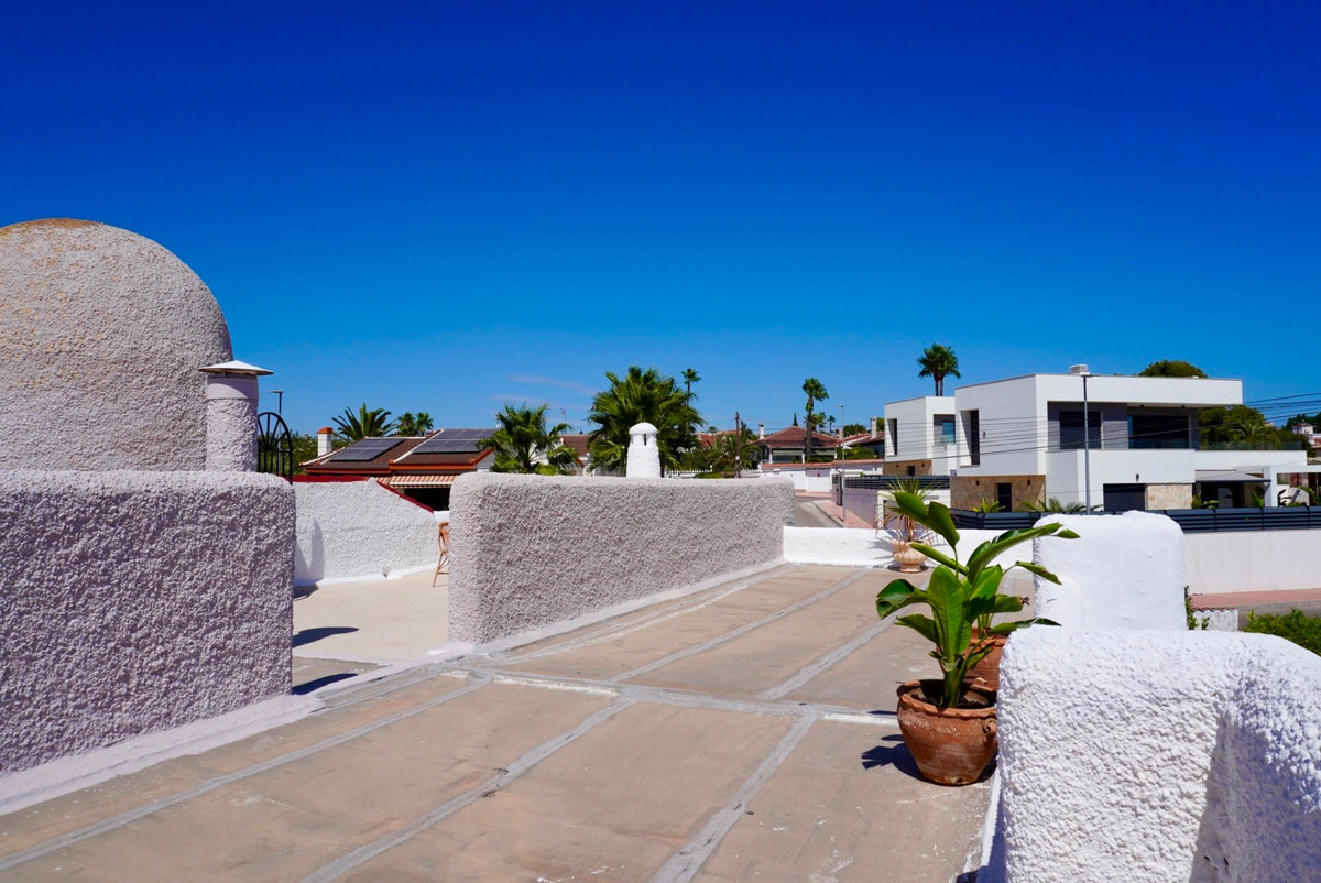 Se vende Villa - Chalet de 5 dormitorios en Costa Blanca, Alicante, España
