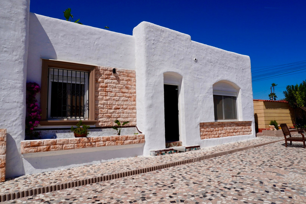 Se vende Villa - Chalet de 5 dormitorios en Costa Blanca, Alicante, España